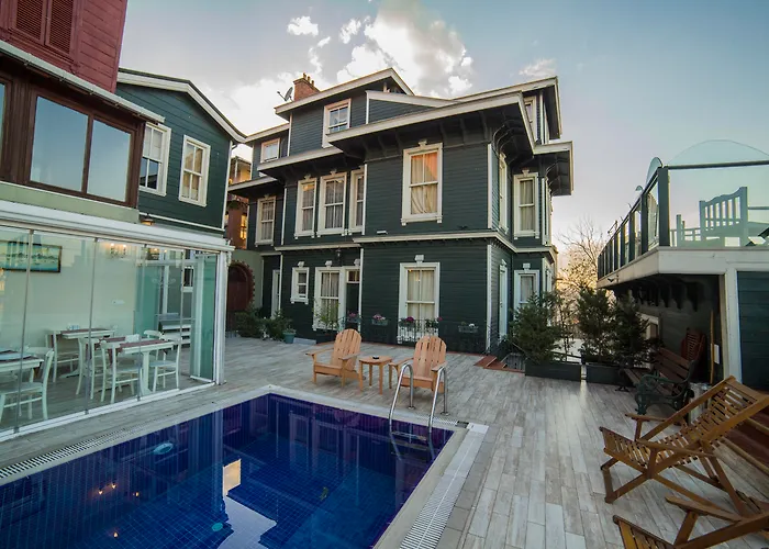 Hhk Hotel