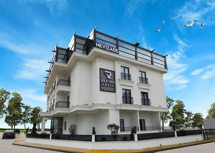 Ref Inn Hotel
