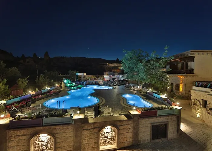 Holiday Cave Hotel