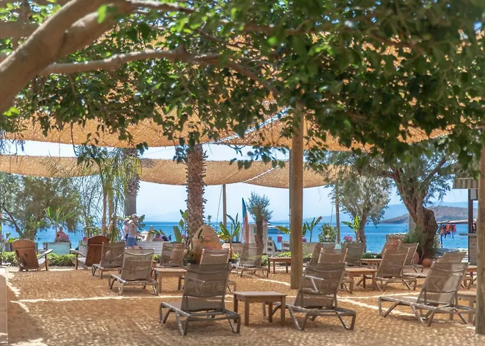 Kefi Beach & Suites