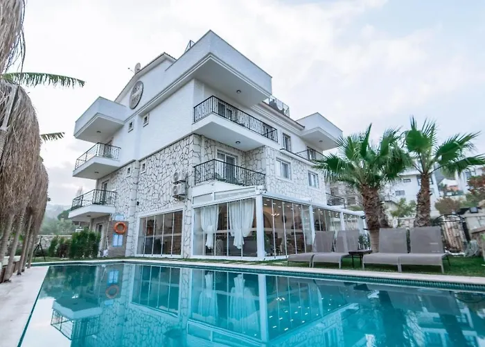 Urla 1867 Hotel