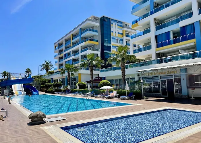 Sa Apartments! 300M To The Beach