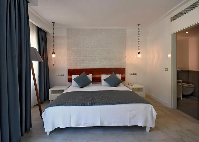 Arnna Hotel