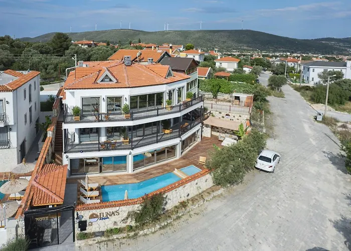 Lunas Alacati