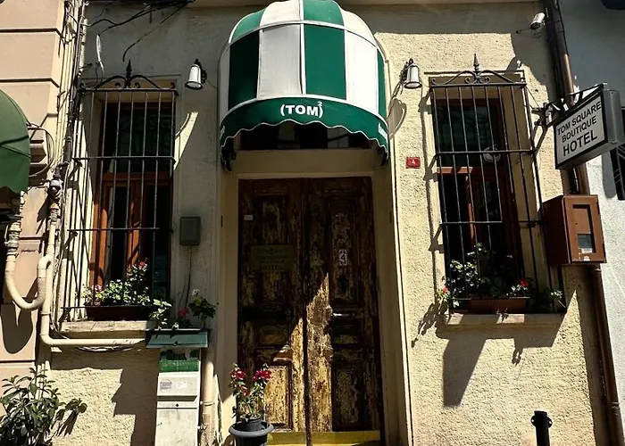 Tom Square Boutique Hotel