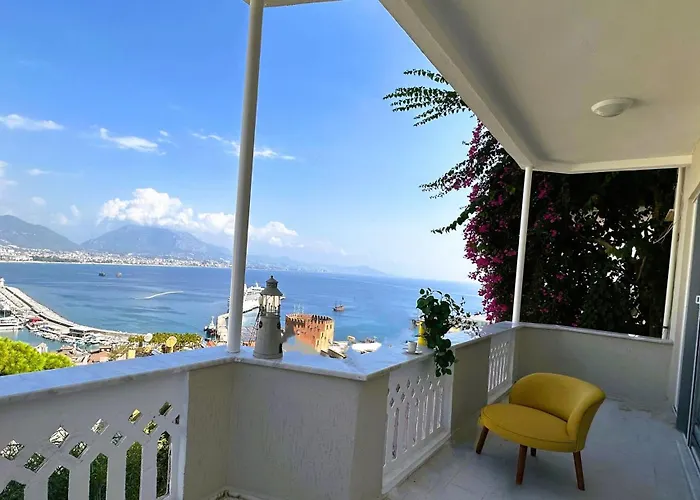 Seaview Castle House