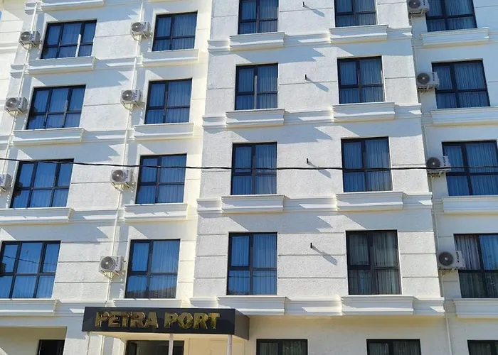 Petra Port Hotel