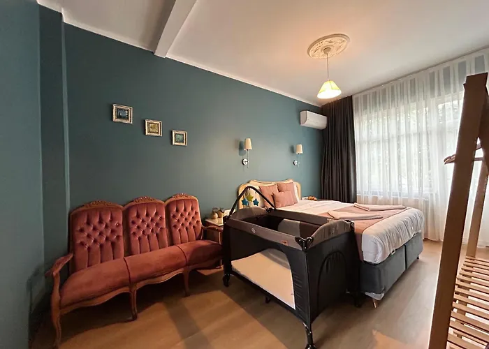 Waterfront Villa By The Tram - Private Terrace With Dome & Golden Horn View In Fatih