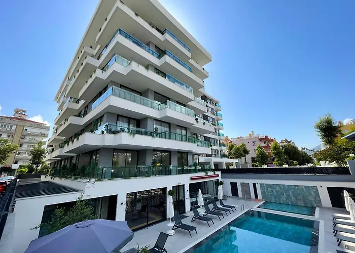 Sa Apartments! 150M To The Cleopatra Beach