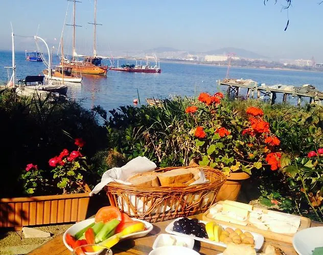 Tuzla Yacht Club