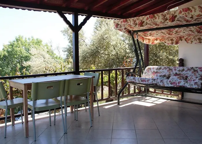 Avlana House