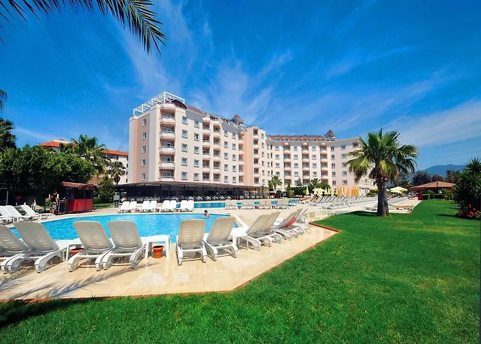 Royal Garden Suite Hotel