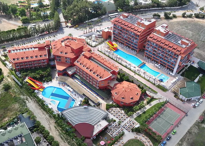 Club Side Coast Hotel