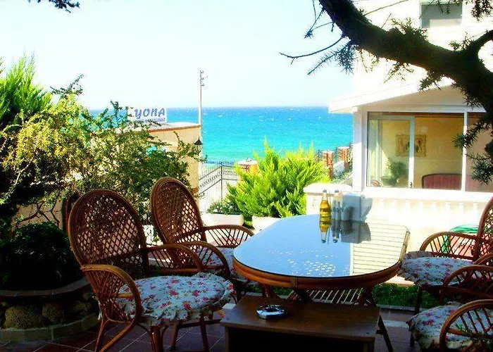 Yona Motel