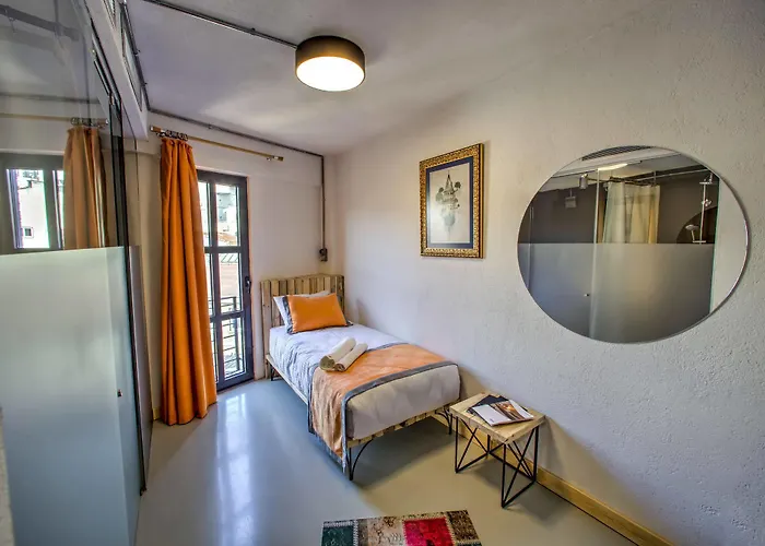 Vavien Hotel