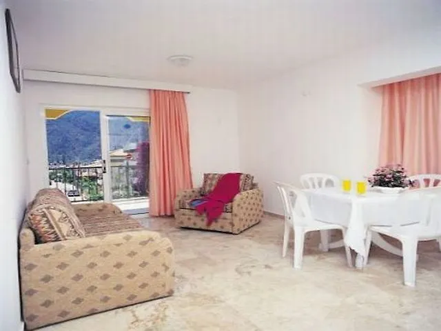 Kleopatra Apartments
