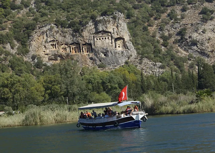 River Hotel