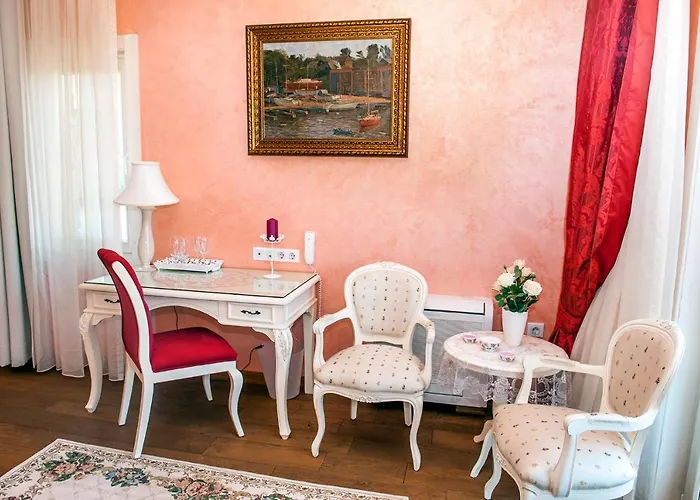 Swan Lake Hotel - Adult Only