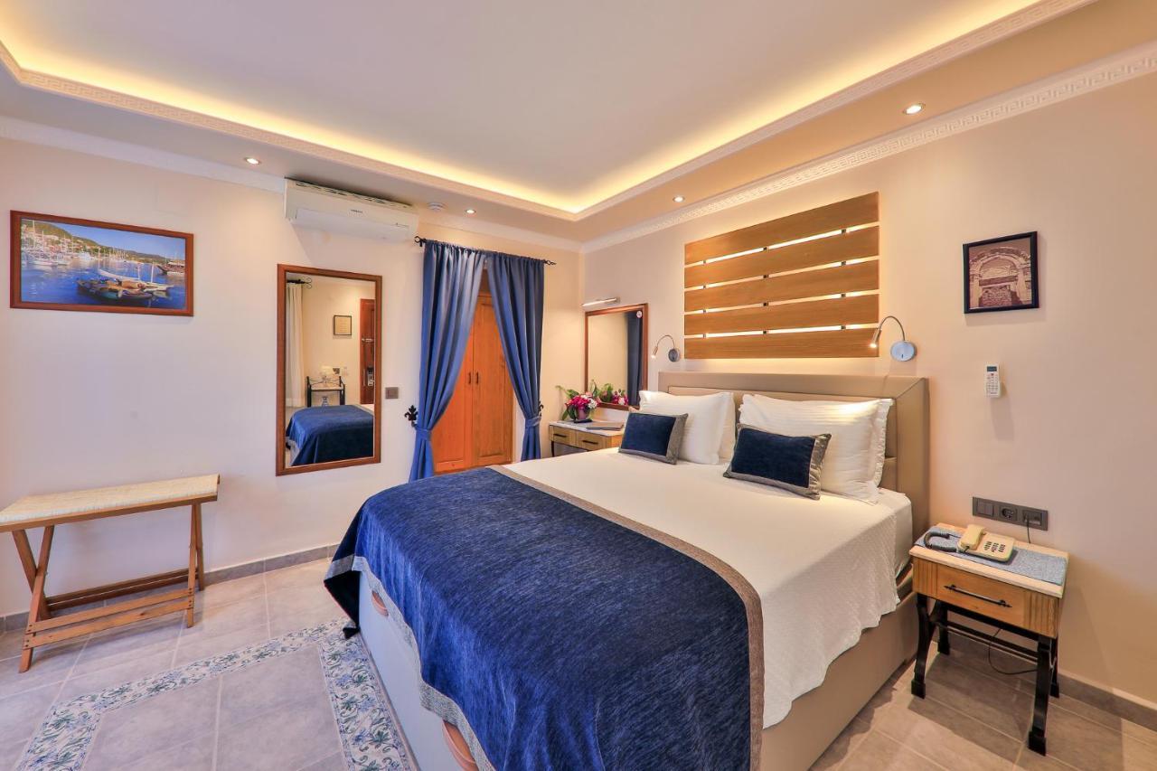Hadrian Hotel 2*