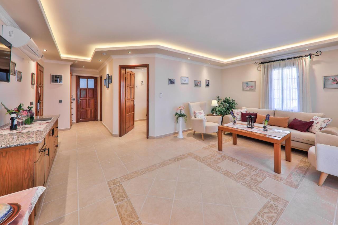 Hadrian Hotel 2*
