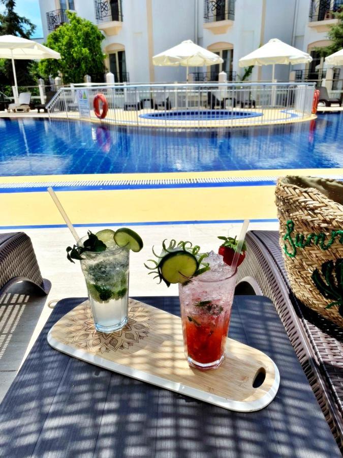 Serpina (adults Only) 3*