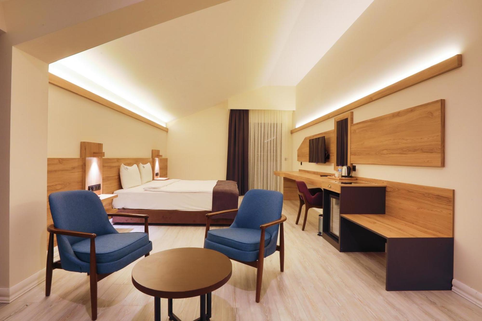 Hotel Karpalas &