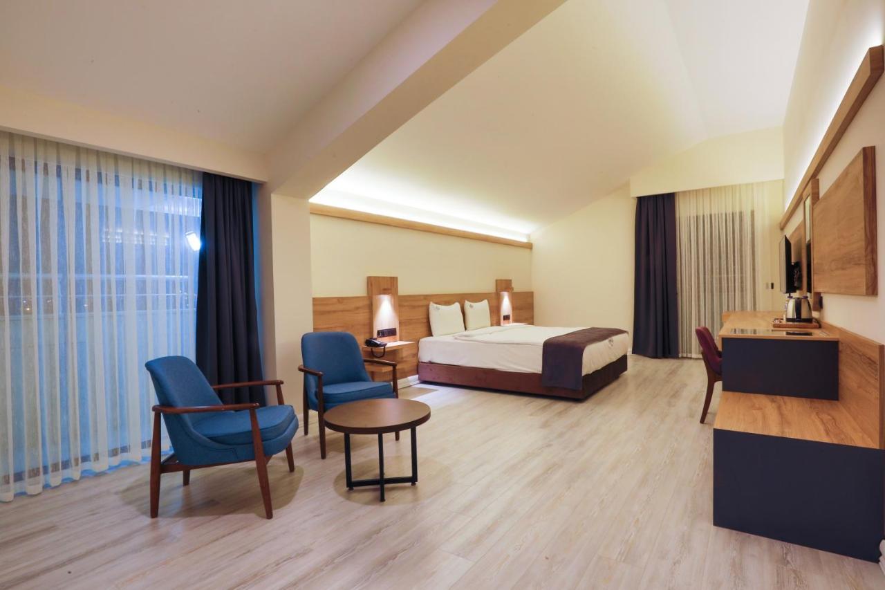 Hotel Karpalas & 4*