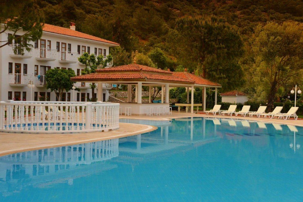 White 3* Oludeniz