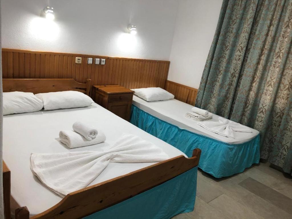 Evin Guest house Side