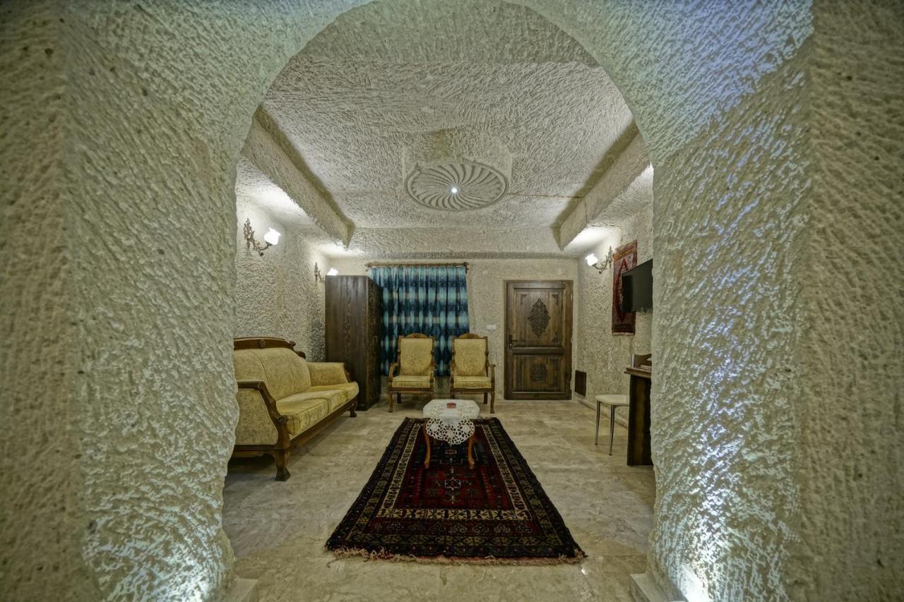 Valley Cave House 2*