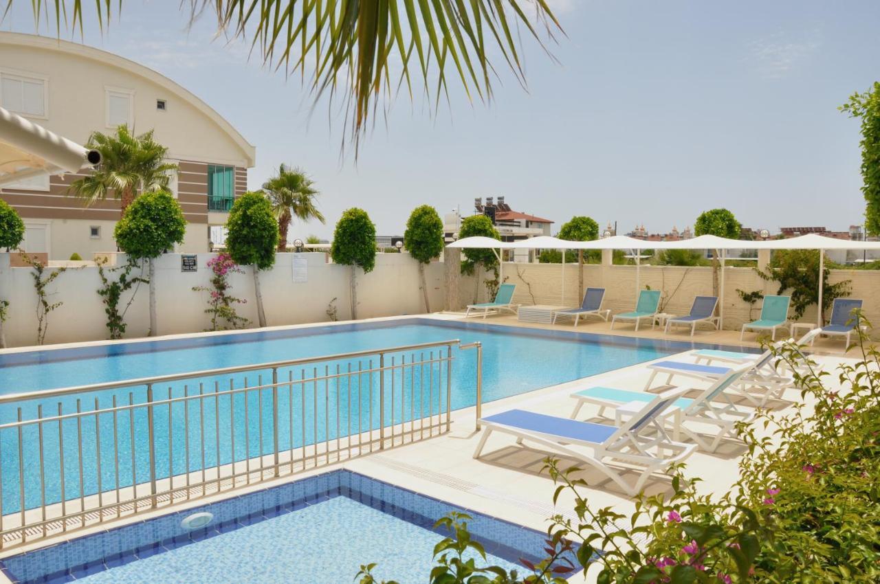 Happy Family Aparthotel 3*