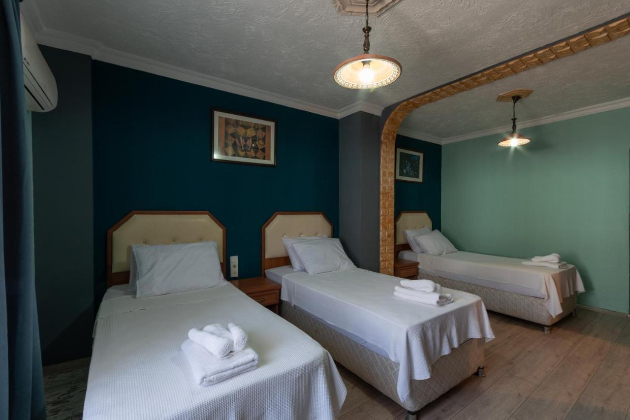 Rebetika & Bistro Hotel