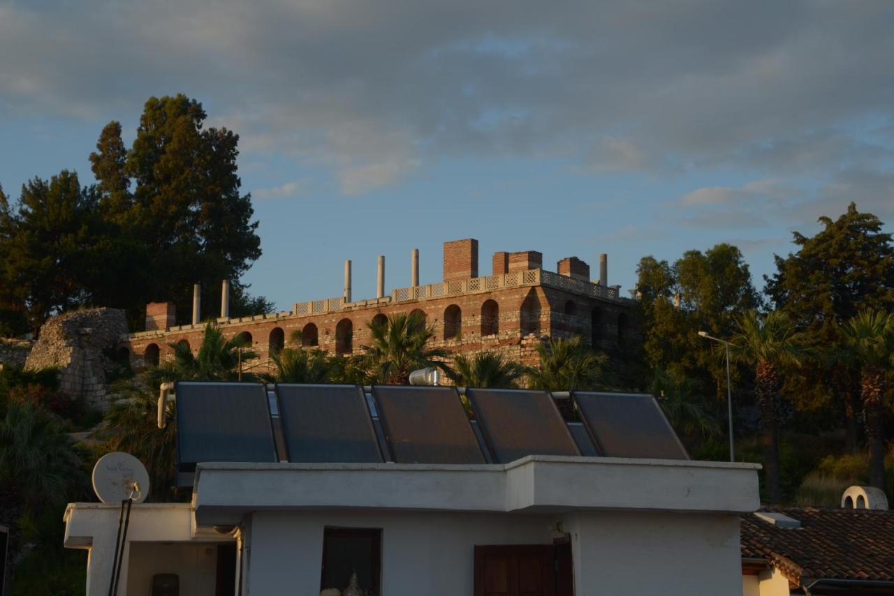 Rebetika & Bistro Hotel