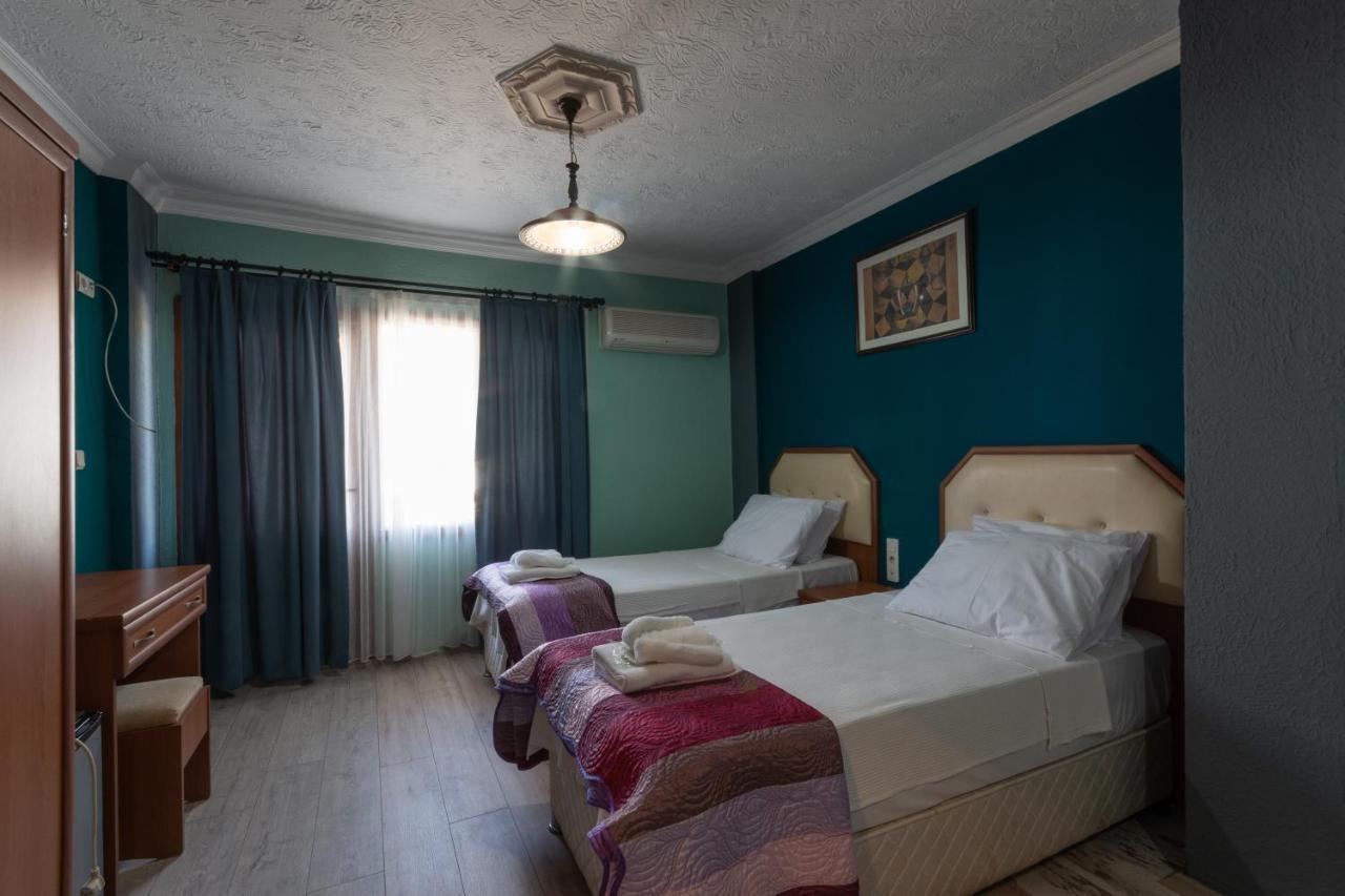 Hotel Rebetika & Bistro 3*