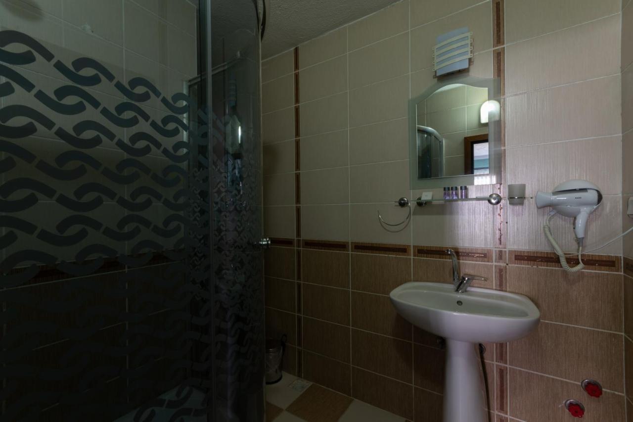 Hotel Rebetika & Bistro 3*