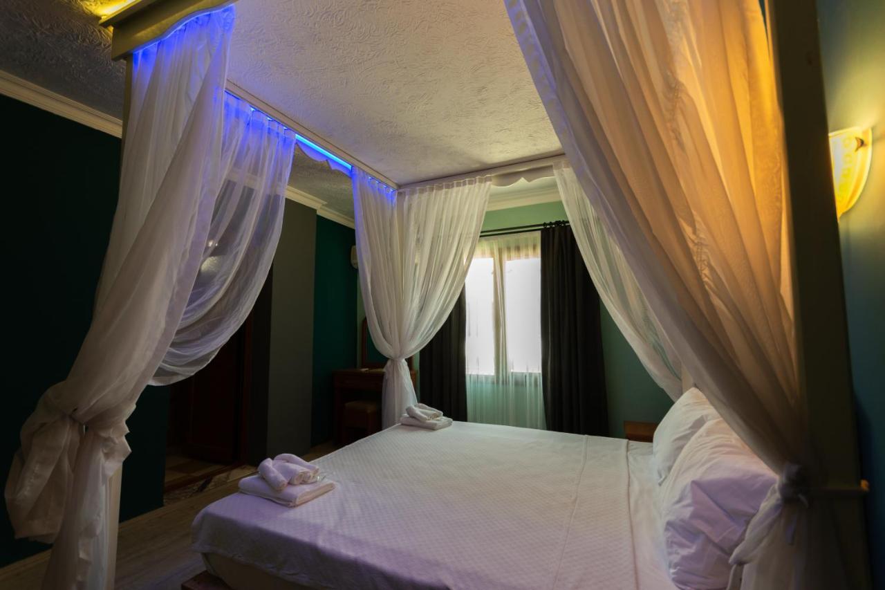Hotel Rebetika & Bistro