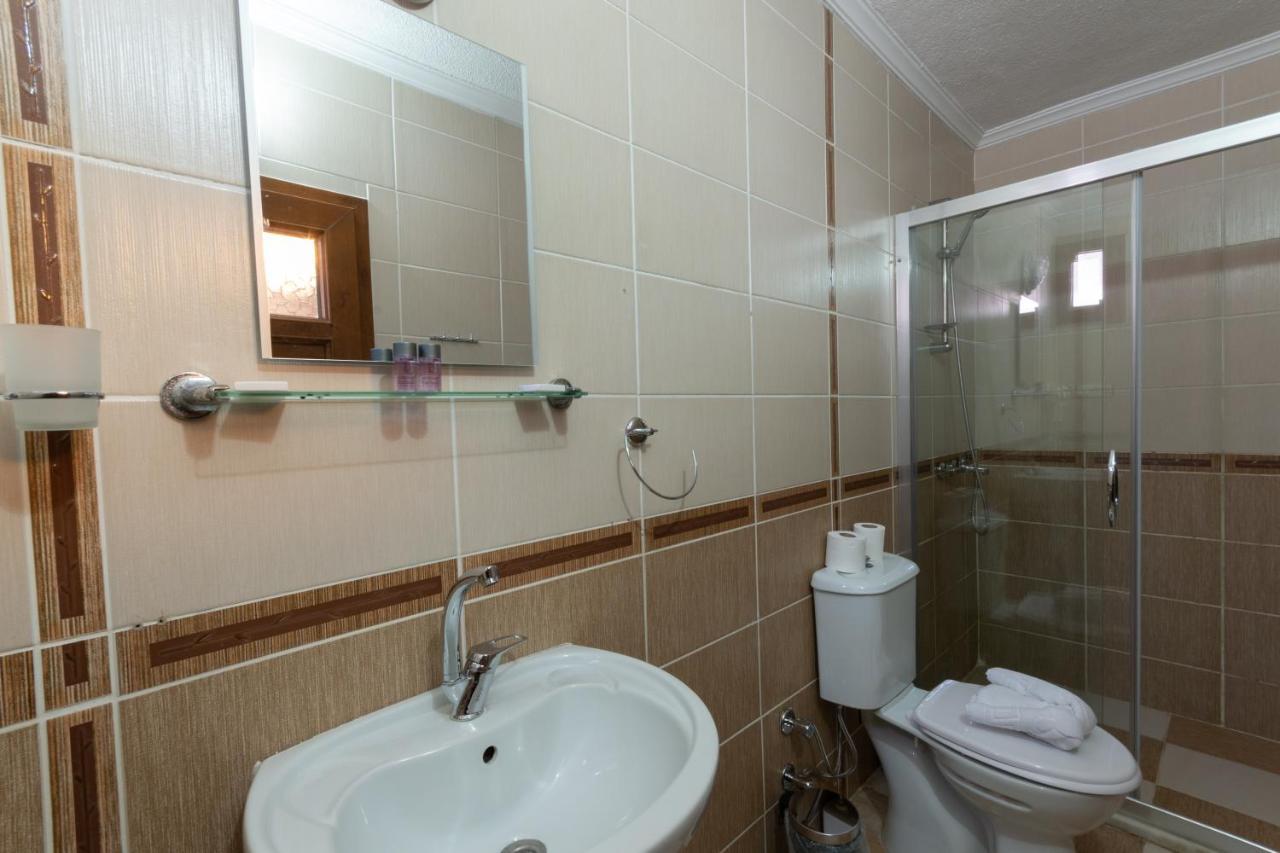 Rebetika & Bistro Hotel