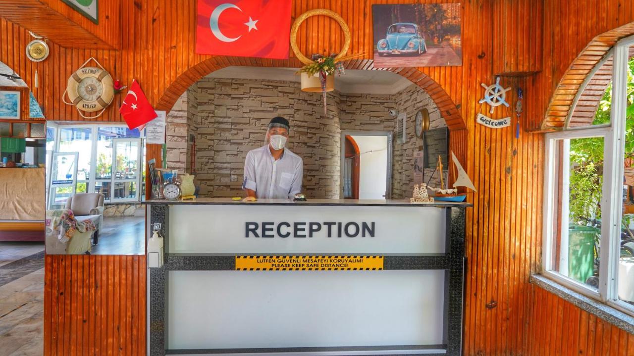 Yuecel Hotel