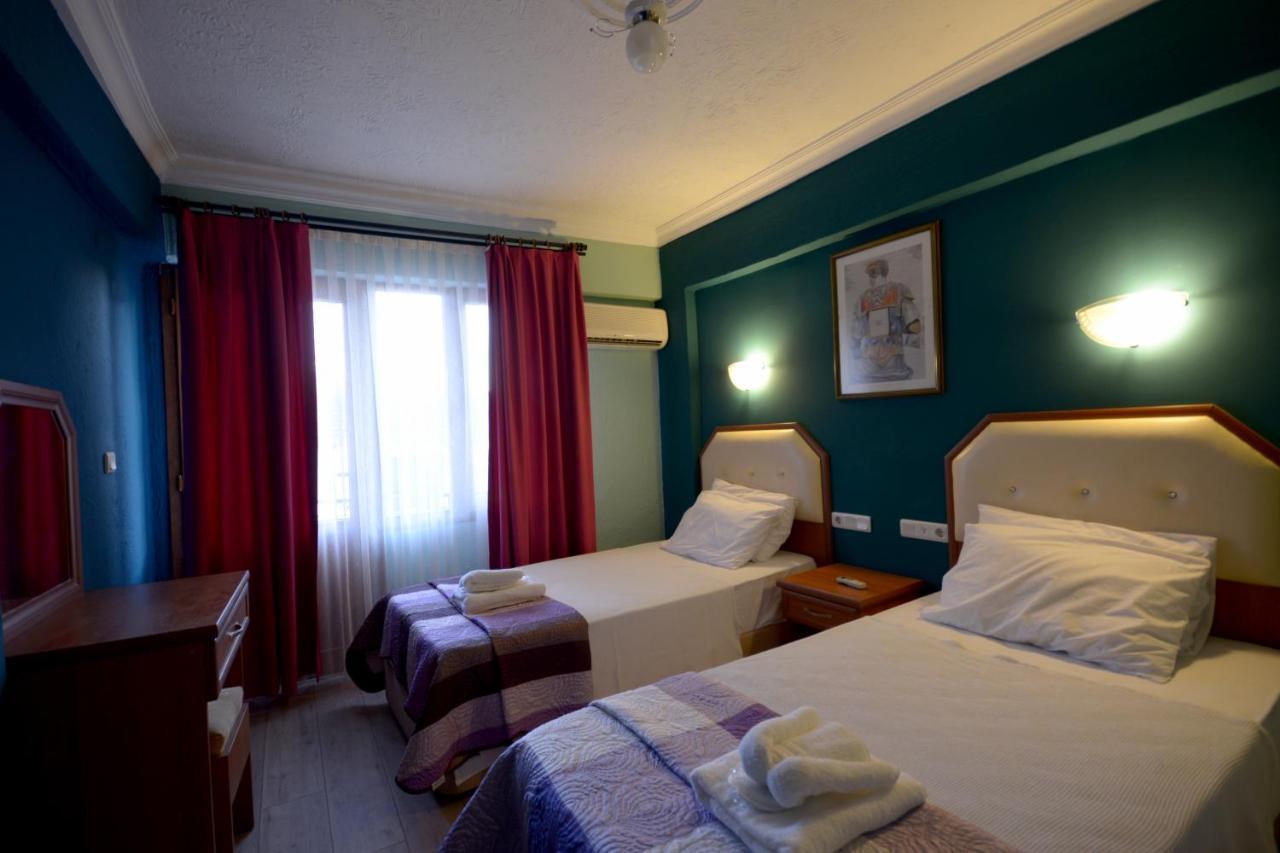 Rebetika & Bistro Hotel