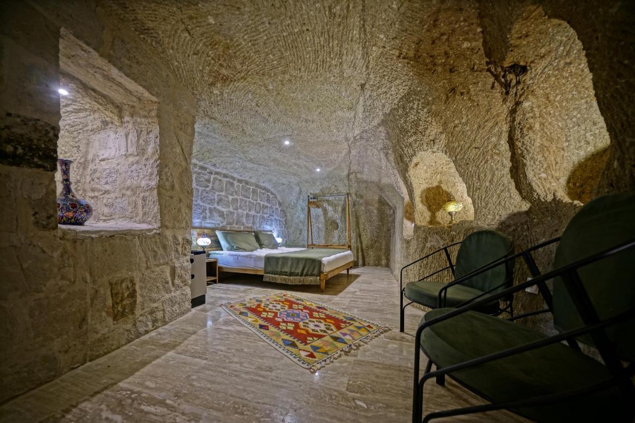 Vigneron Cave Hotel *