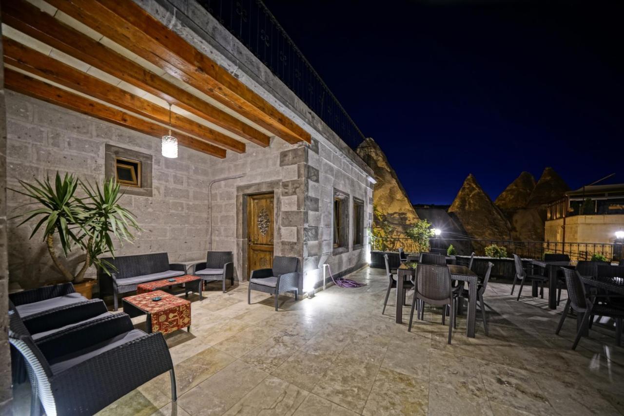 Valley Cave House