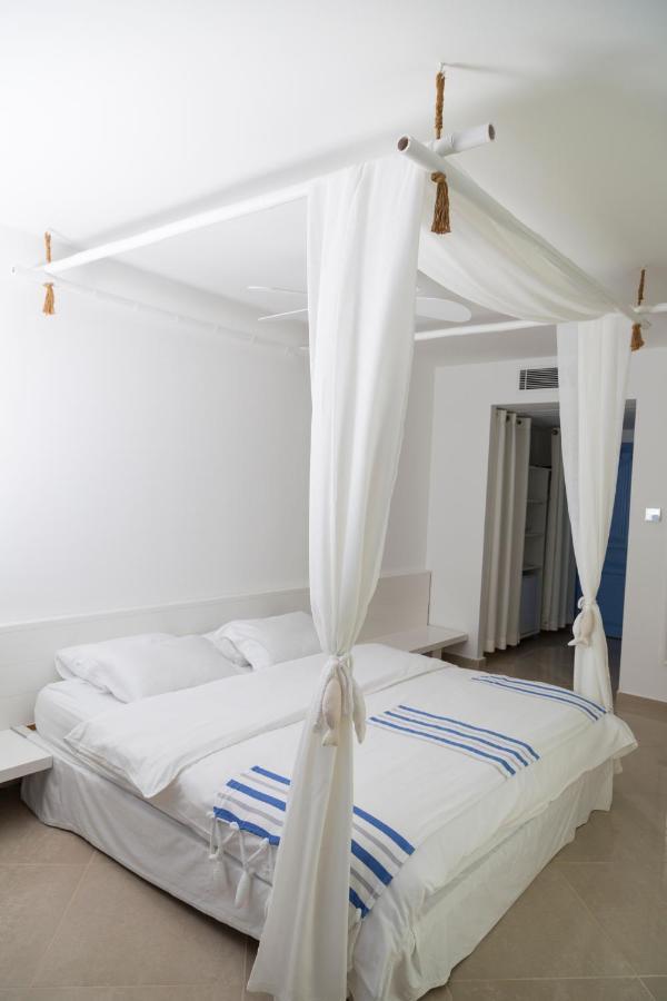 Port Hotel