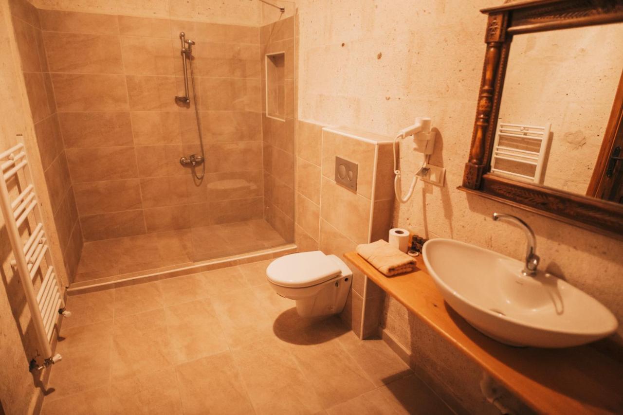 Cappadocia Eagle Cave Hotel *