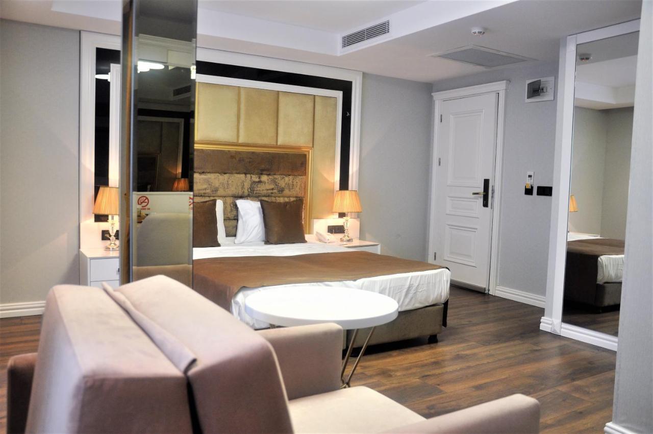 Pell Palace & Hotel
