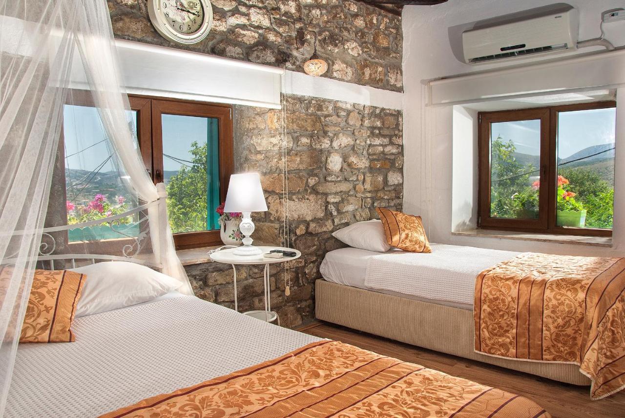The Castle Hotel *