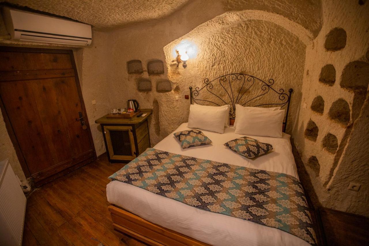 Divan Cave House 4*