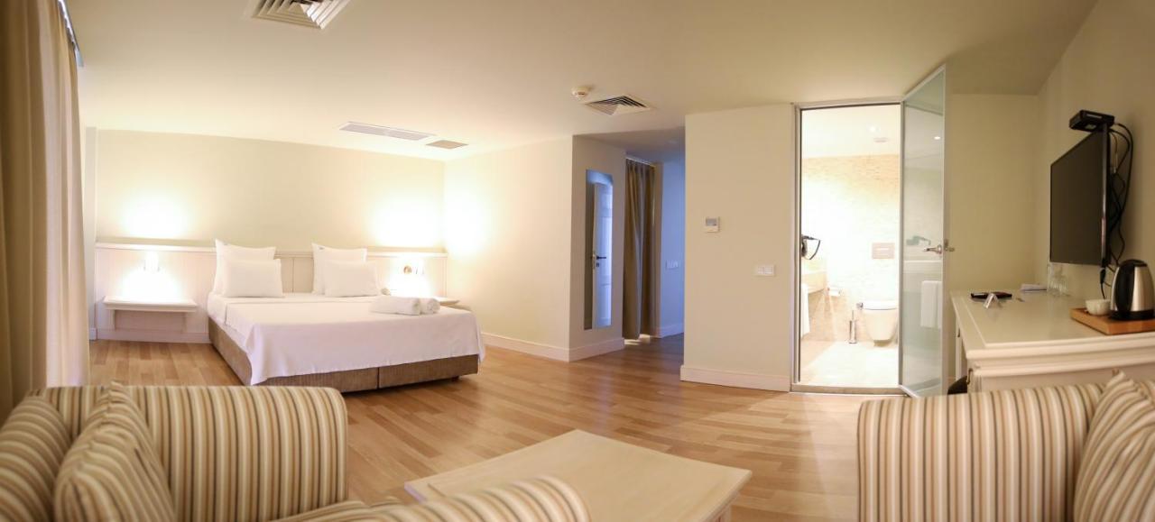 Yacht Club 5*