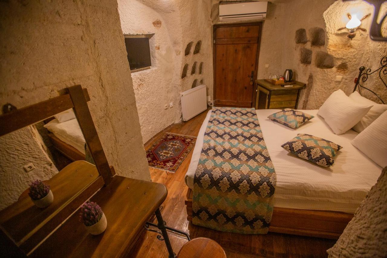Divan Cave House 4*
