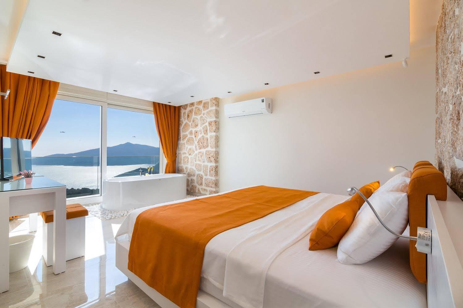 La Azur Villa