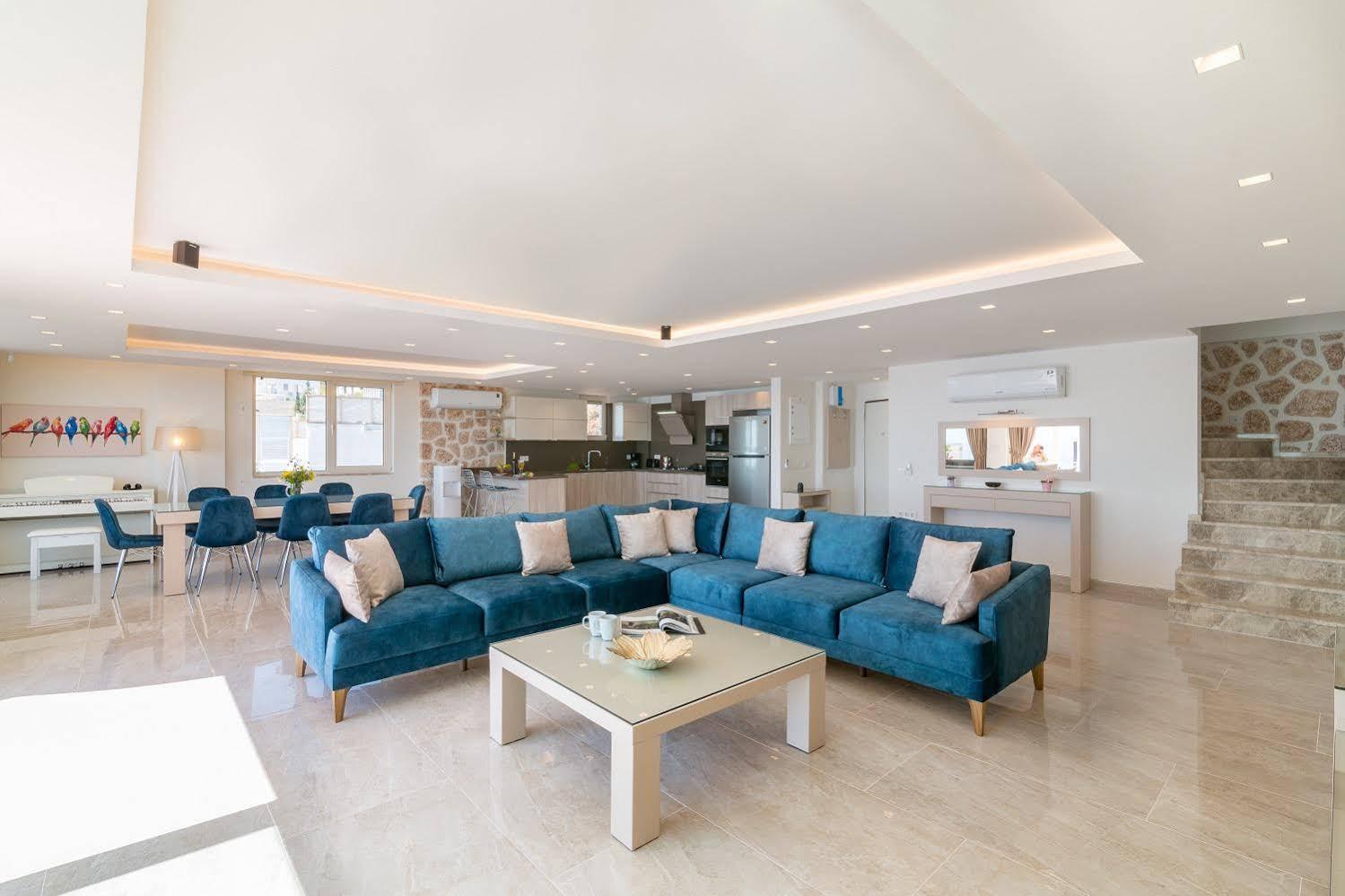 La Azur Villa *